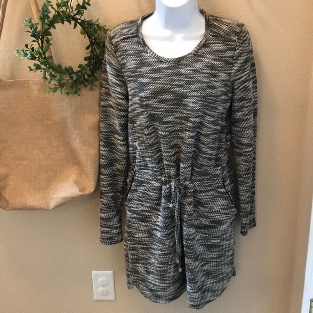 Long sleeve knit dress- small